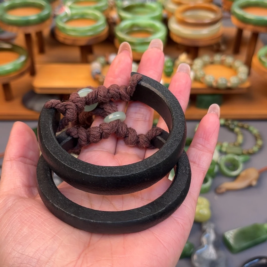 陈***调和田玉（糖玉）未镶嵌颈饰