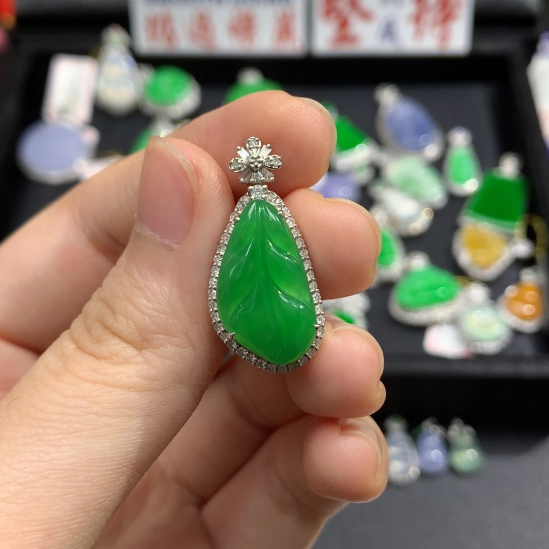 吊坠(不含链)18K金镶嵌翡翠