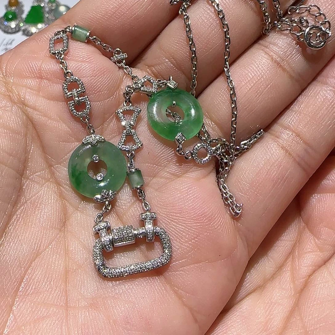 【闪购商品】颈饰18K金镶嵌翡翠天然