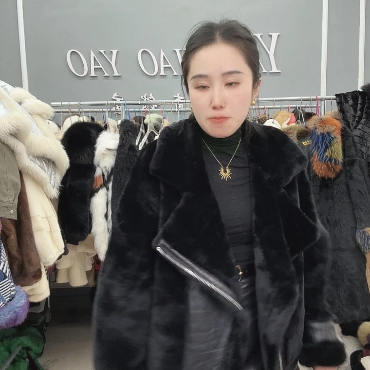 我在外面吃饭呢啊