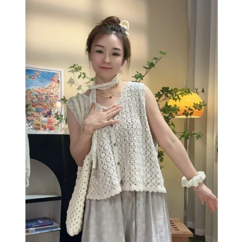 沐源 077-夏季小众薄款新款玫瑰花镂空休闲马甲女圆领无袖背心