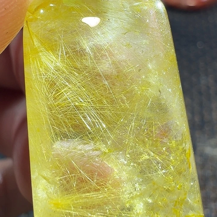 大***生未镶嵌颈饰水晶我