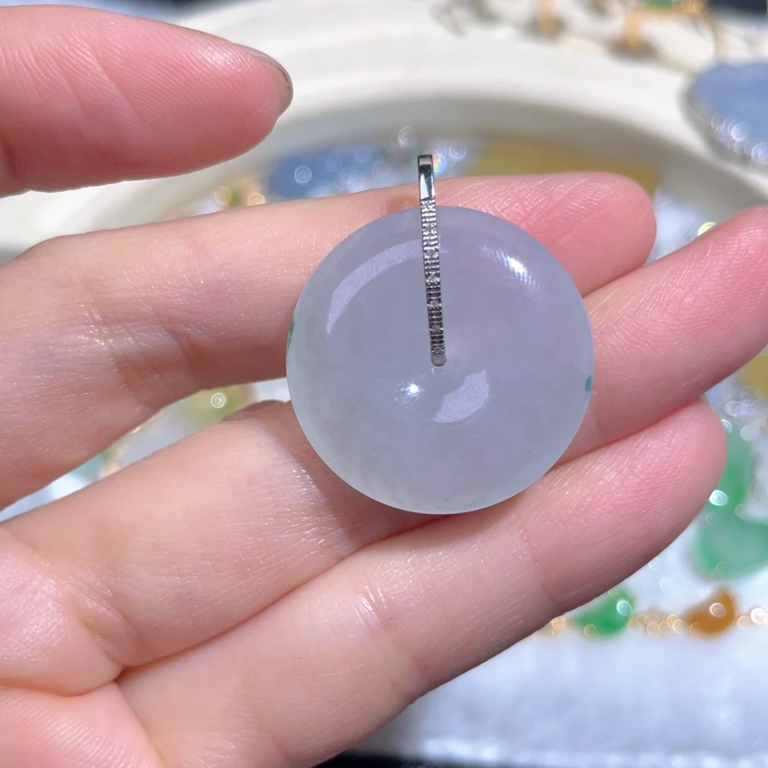 翡翠颈饰18K金镶嵌翡翠