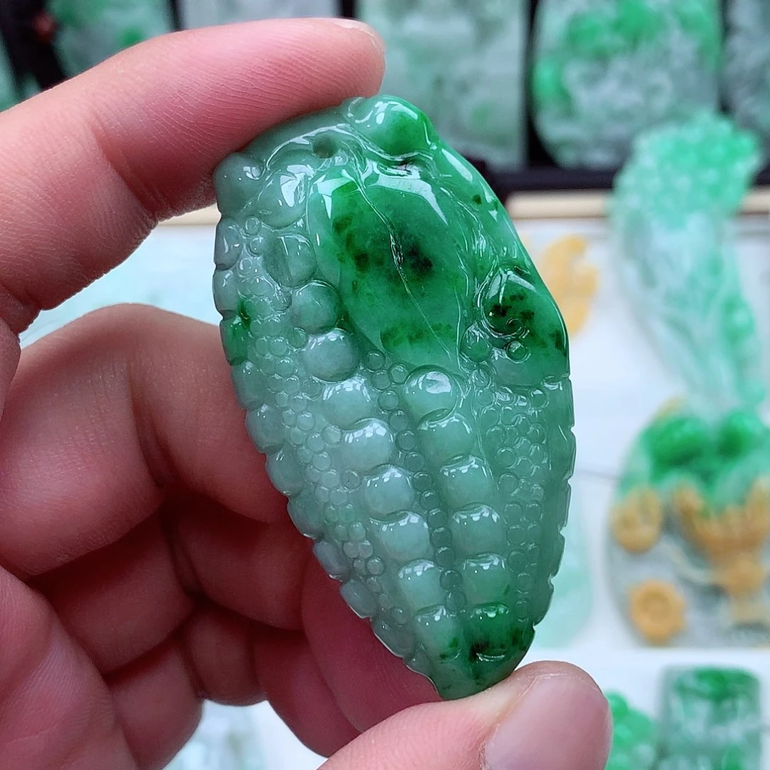 翡翠未镶嵌颈饰翡翠吊坠