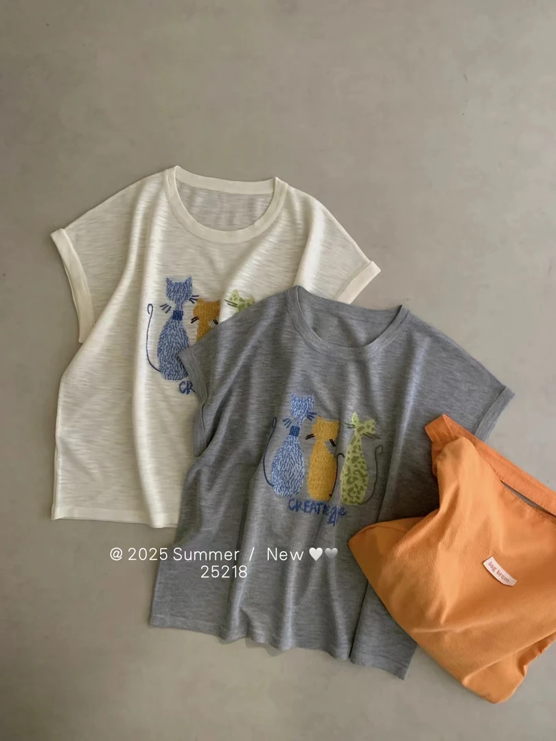 2025年夏新款落肩宽松针织t恤圆领卡通猫咪休闲大码针织短袖女