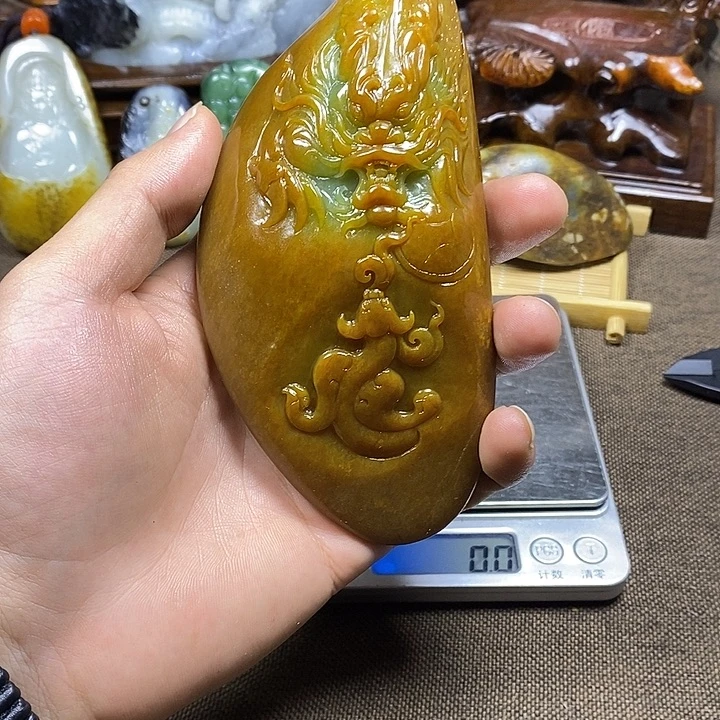 和田玉未镶嵌把件