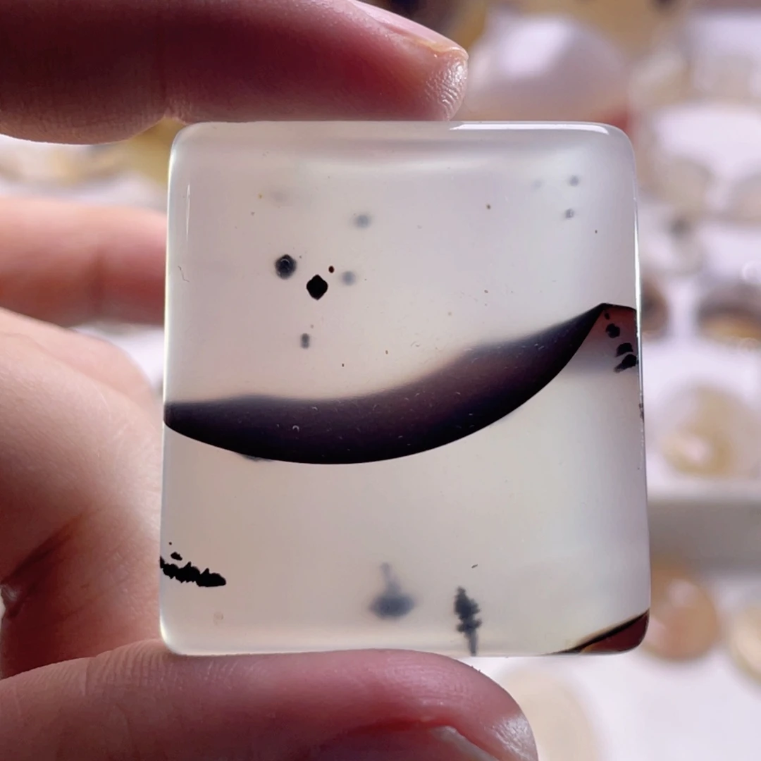 玛瑙/玉髓未镶嵌珠宝奇石