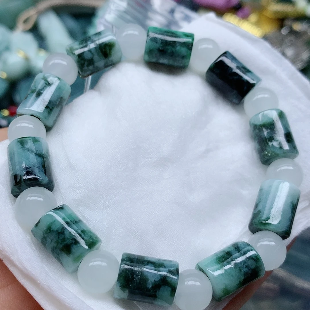 翡翠颈饰未镶嵌手串