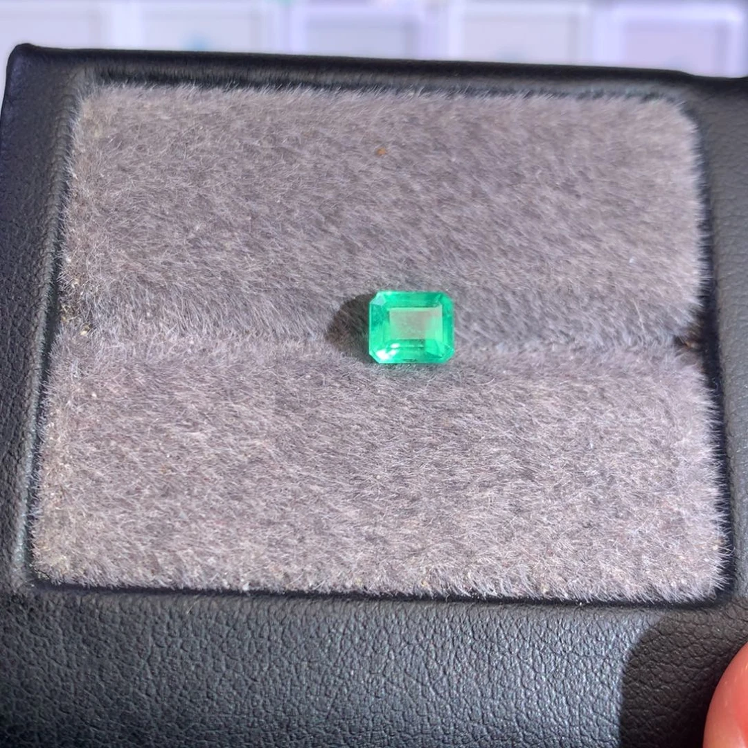祖母绿裸石0.97ct