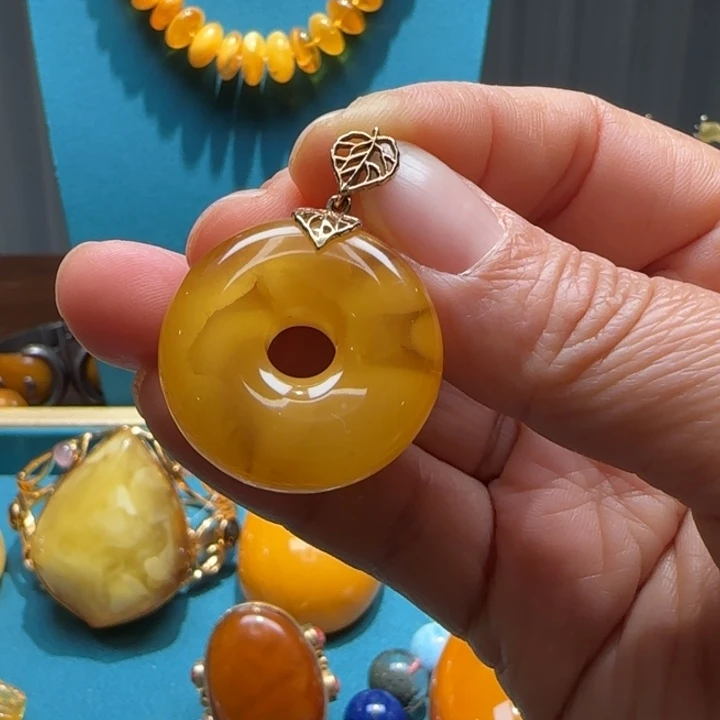 琥珀未镶嵌颈饰波兰设计款琥珀蜜蜡