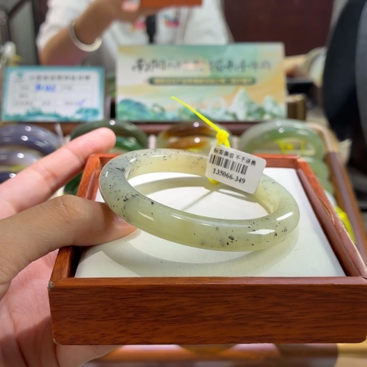 未镶嵌手镯和田玉青花56 57链接47