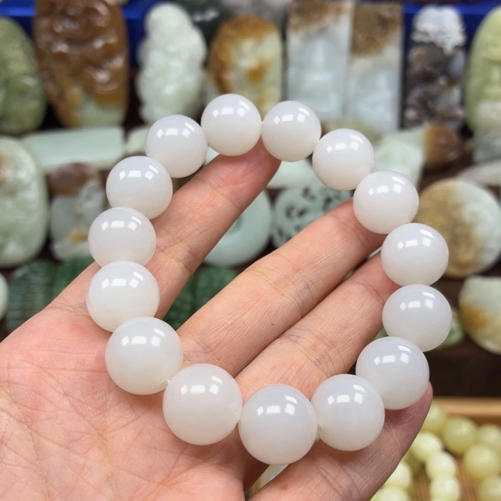 桐***宝颈饰未镶嵌和田玉