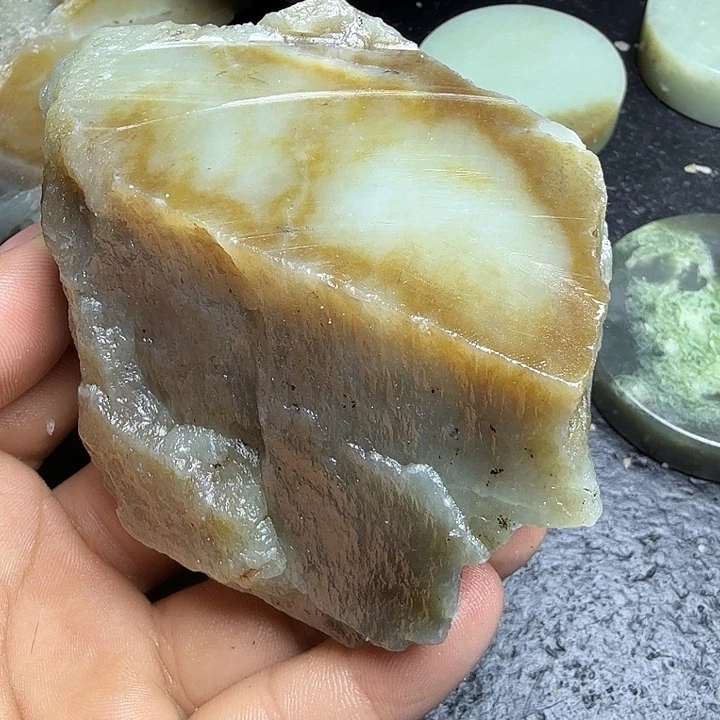 和田玉（糖玉）未镶嵌珠宝奇石