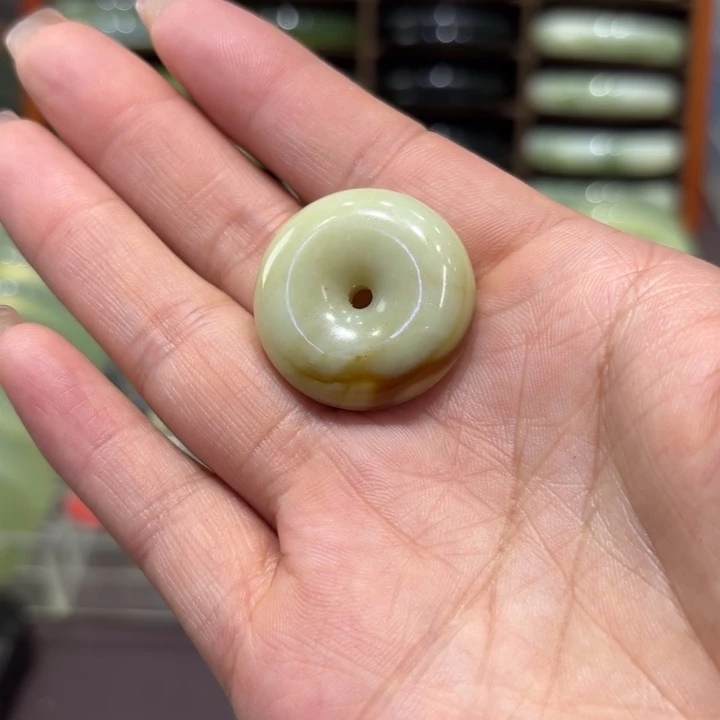 岫玉未镶嵌手镯天然1