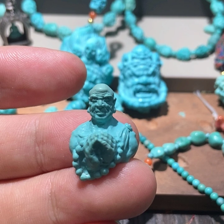 绿松石未镶嵌颈饰