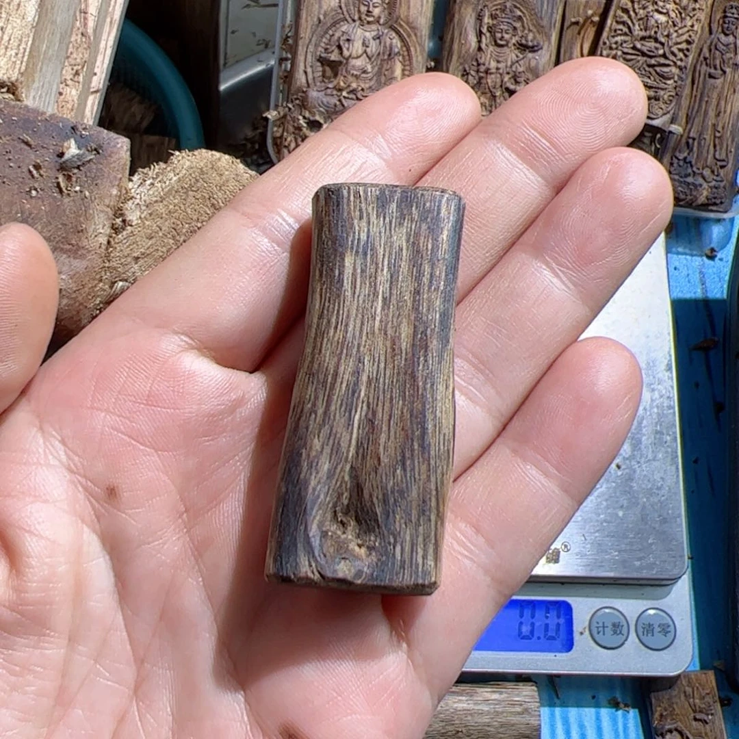 沉香吊坠白棋素牌7.6克