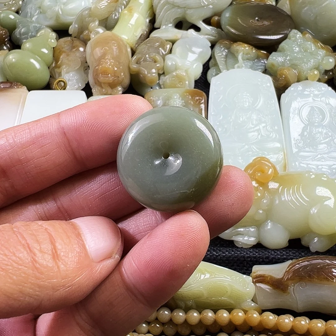 和田玉未镶嵌吊坠(不含链)