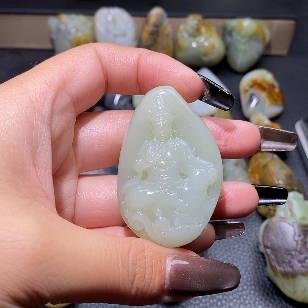 用***4和田玉未镶嵌颈饰