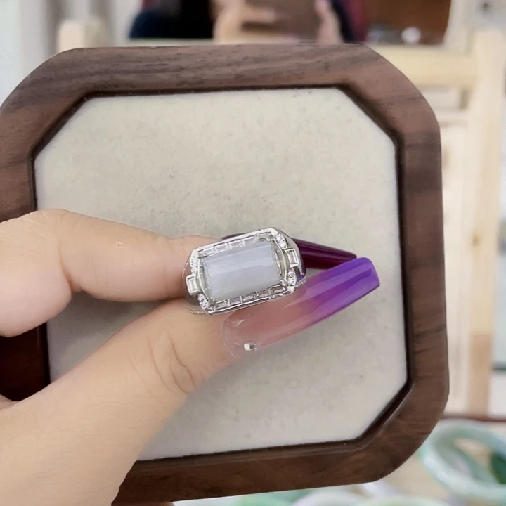 翡翠未镶嵌颈饰天然翡翠Ａ货