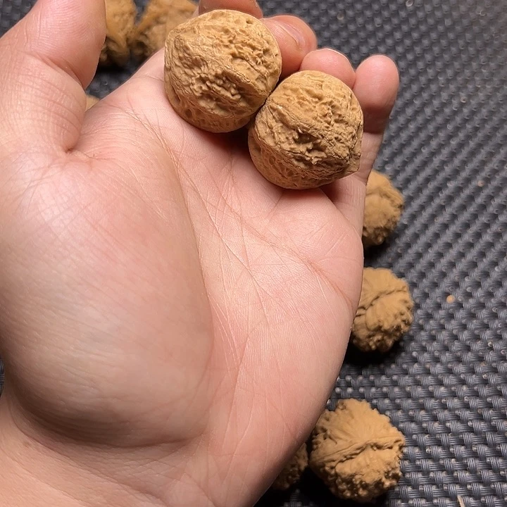 文玩核桃吊坠粗筋绣球