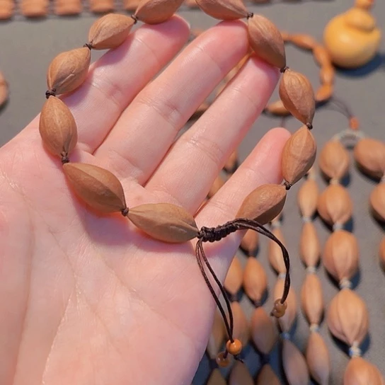 六***人1.0小金瓜子手串开