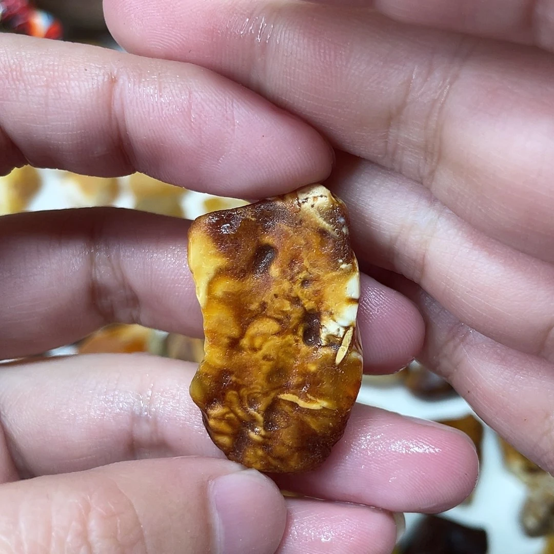 定制琥珀未镶嵌原矿琥珀