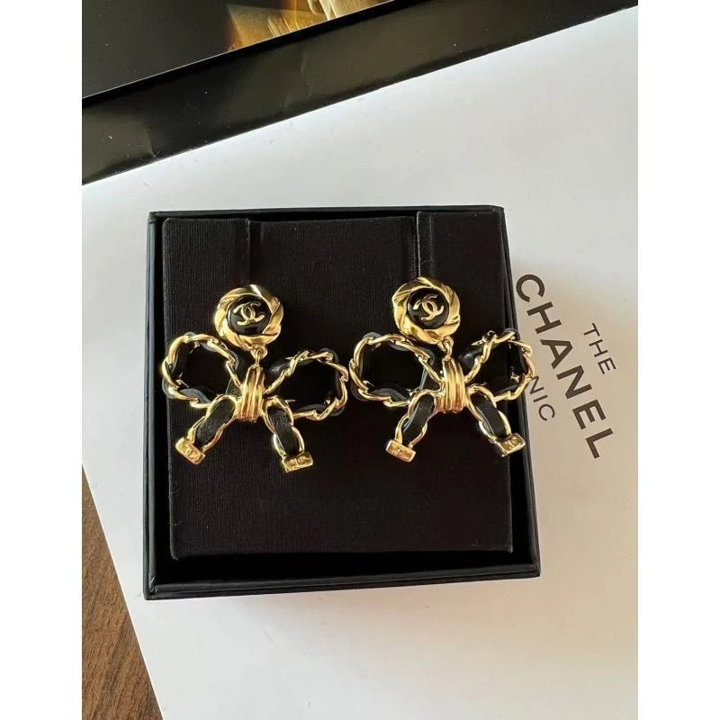 95新 Chanel/香奈儿  22A 大号蝴蝶结皮穿链耳钉 16550514