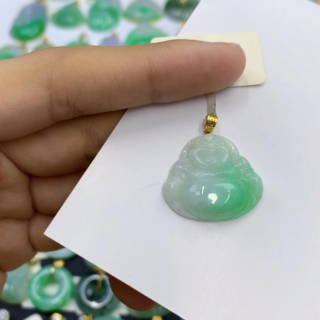 翡翠18K金镶嵌颈饰翡翠