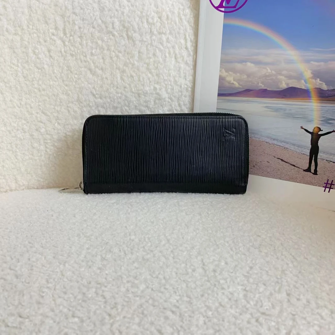99新 LouisVuitton/路易威登 壹臻/ 黑色水波纹长款钱包 84320003