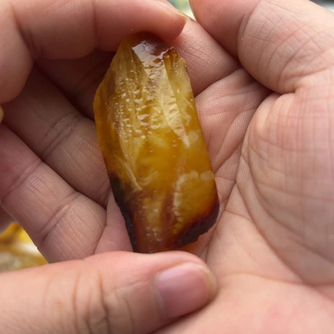 定制琥珀未镶嵌放*