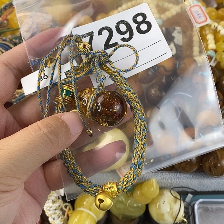 蜜蜡未镶嵌珠宝奇石