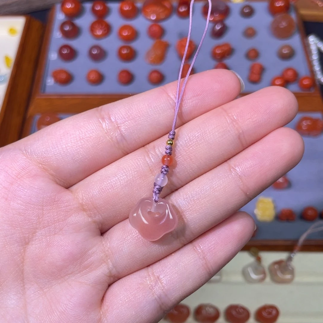 南红玛瑙冰红如意锁手机挂未镶嵌