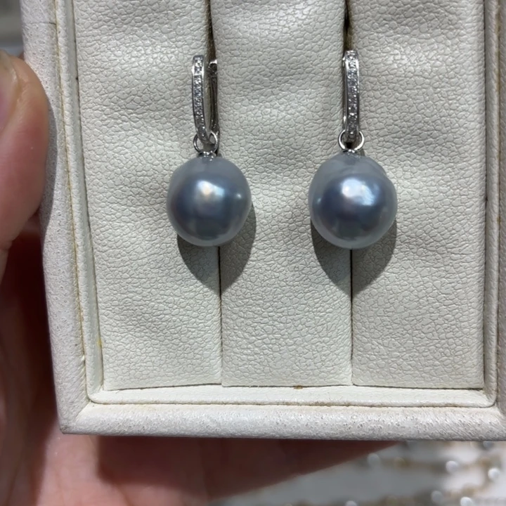 耳饰海水珍珠18K金镶嵌