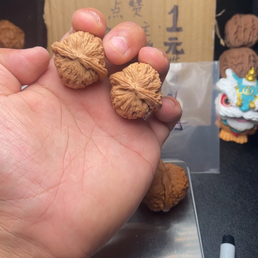文玩核桃吊坠白石子