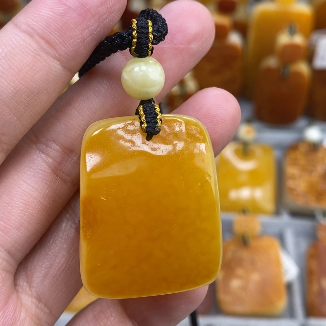 蜜蜡未镶嵌珠宝奇石
