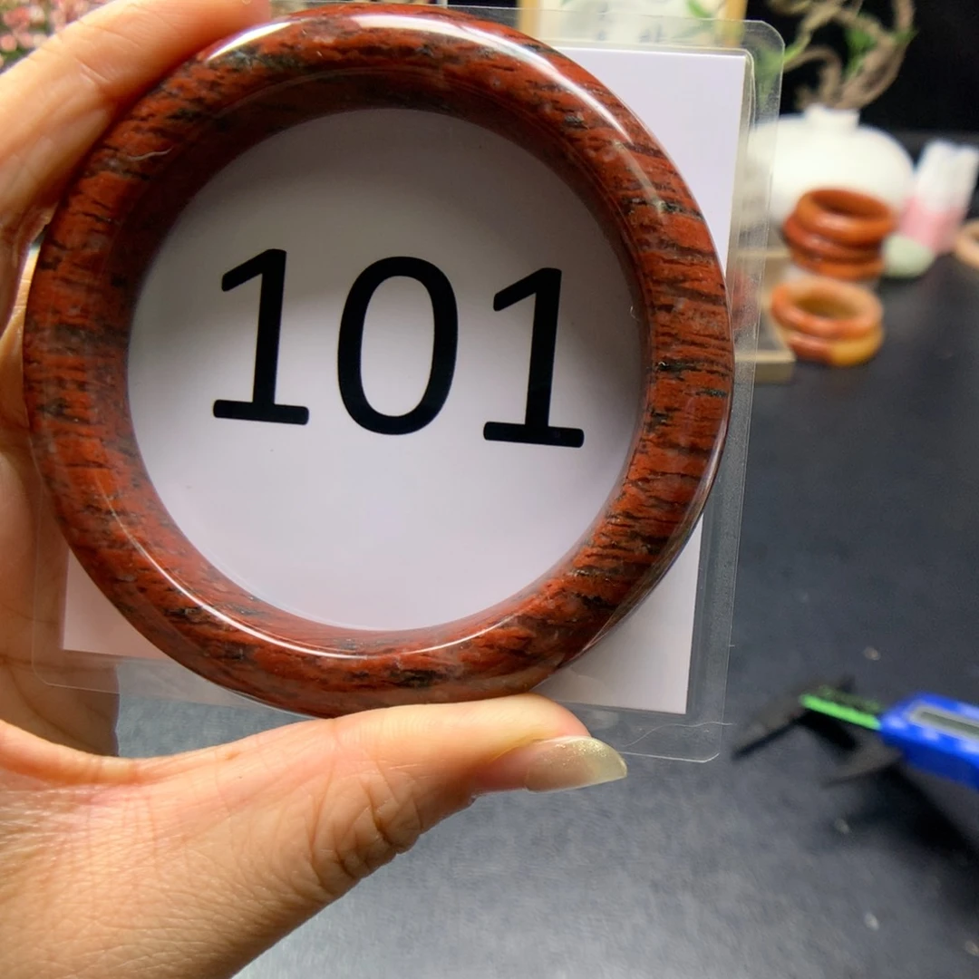 石英质玉手镯未镶嵌伊*