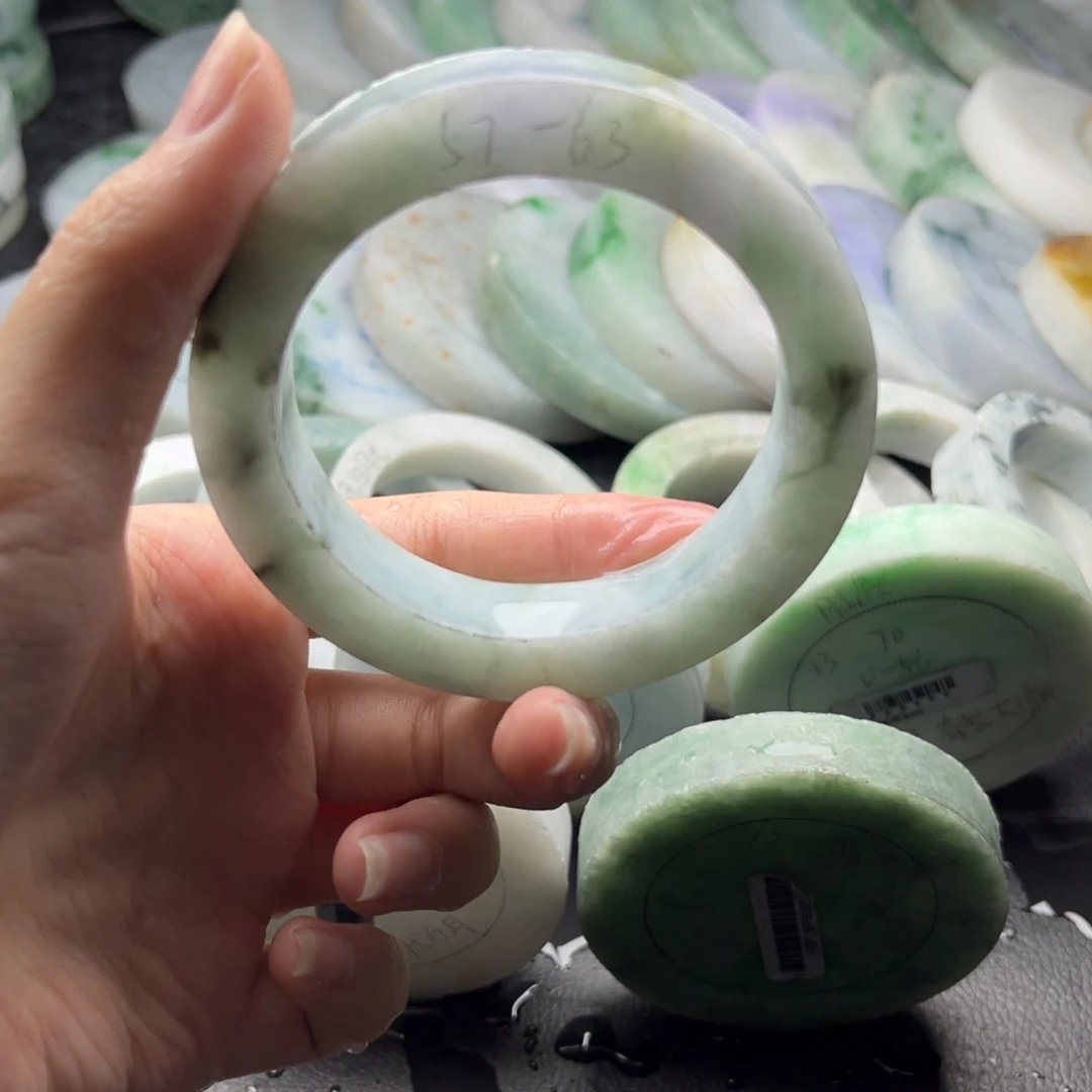 未镶嵌翡翠手镯定制翡翠
