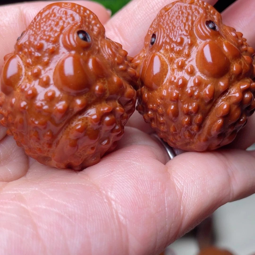 吊坠橄榄核松*果金蟾手球3.7