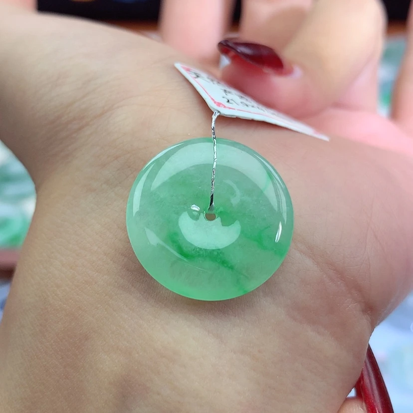 【闪购商品】翡翠吊坠(不含链)未镶嵌l****）