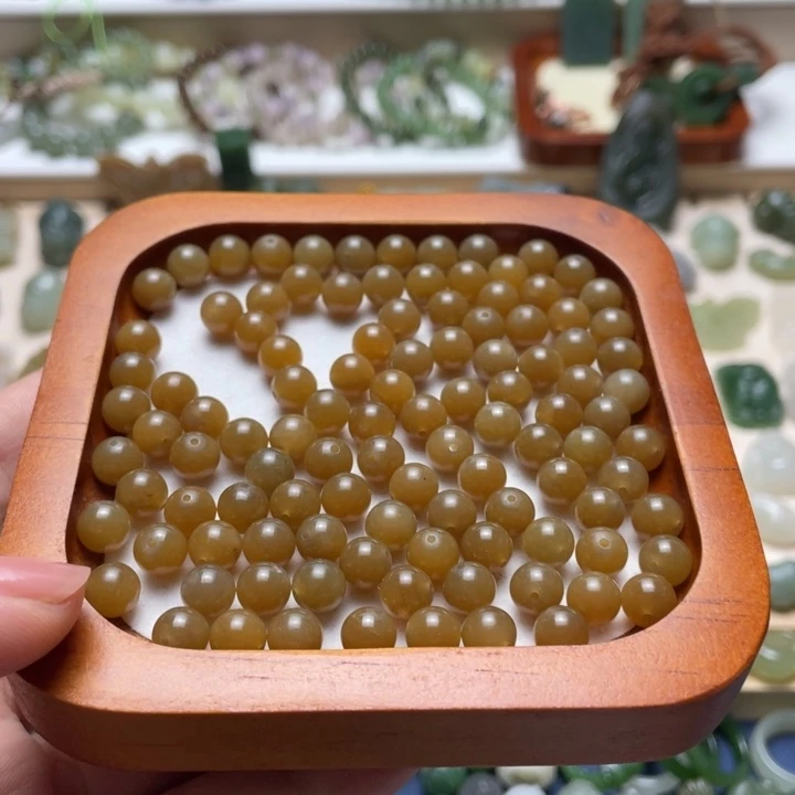 颈饰未镶嵌和田玉一颗