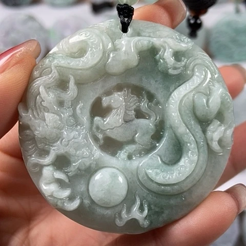 翡翠颈饰未镶嵌龙马精神两面工福利