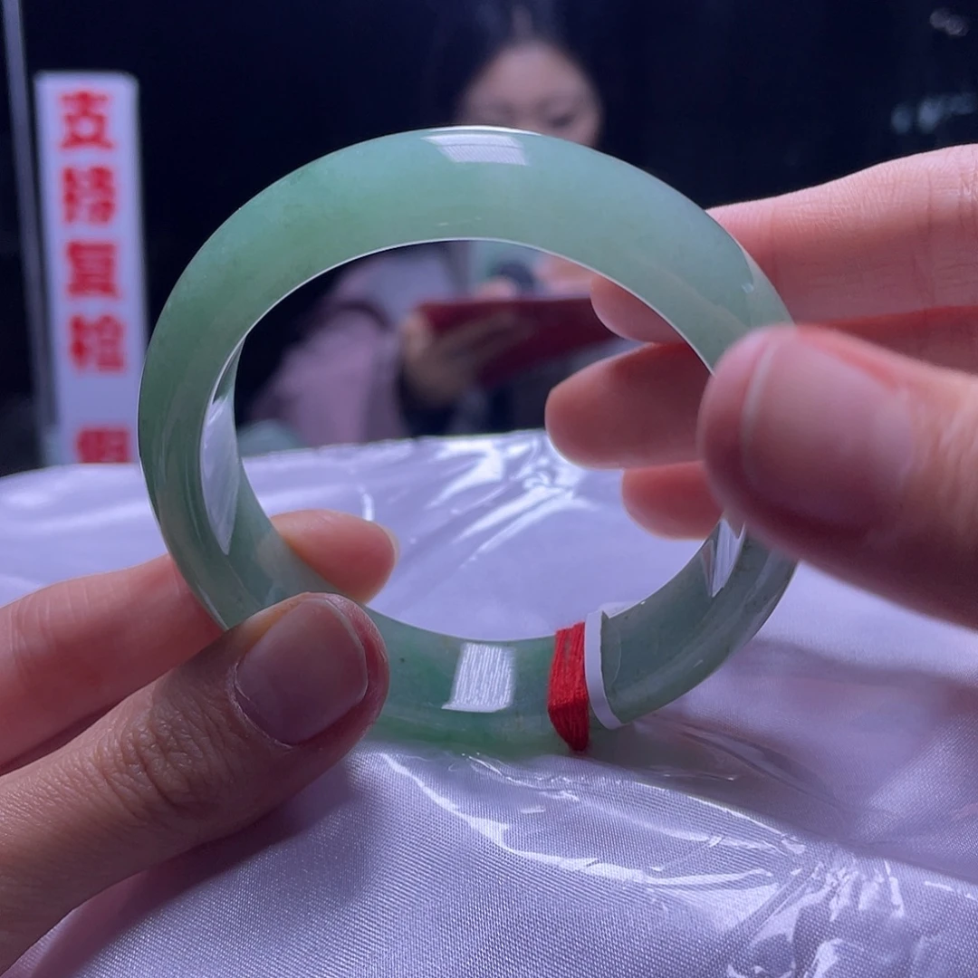 翡翠未镶嵌手镯翡翠手镯