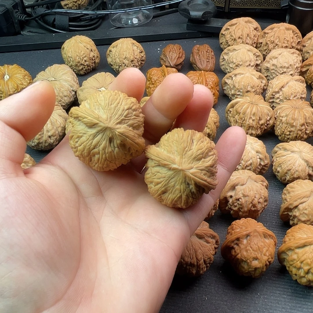 吊坠文玩核桃文玩核桃泥鳅背