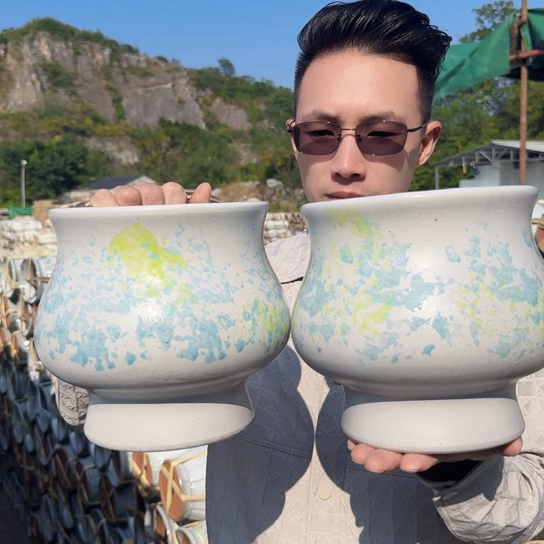 紫砂花盆口18高19（两个胖精灵