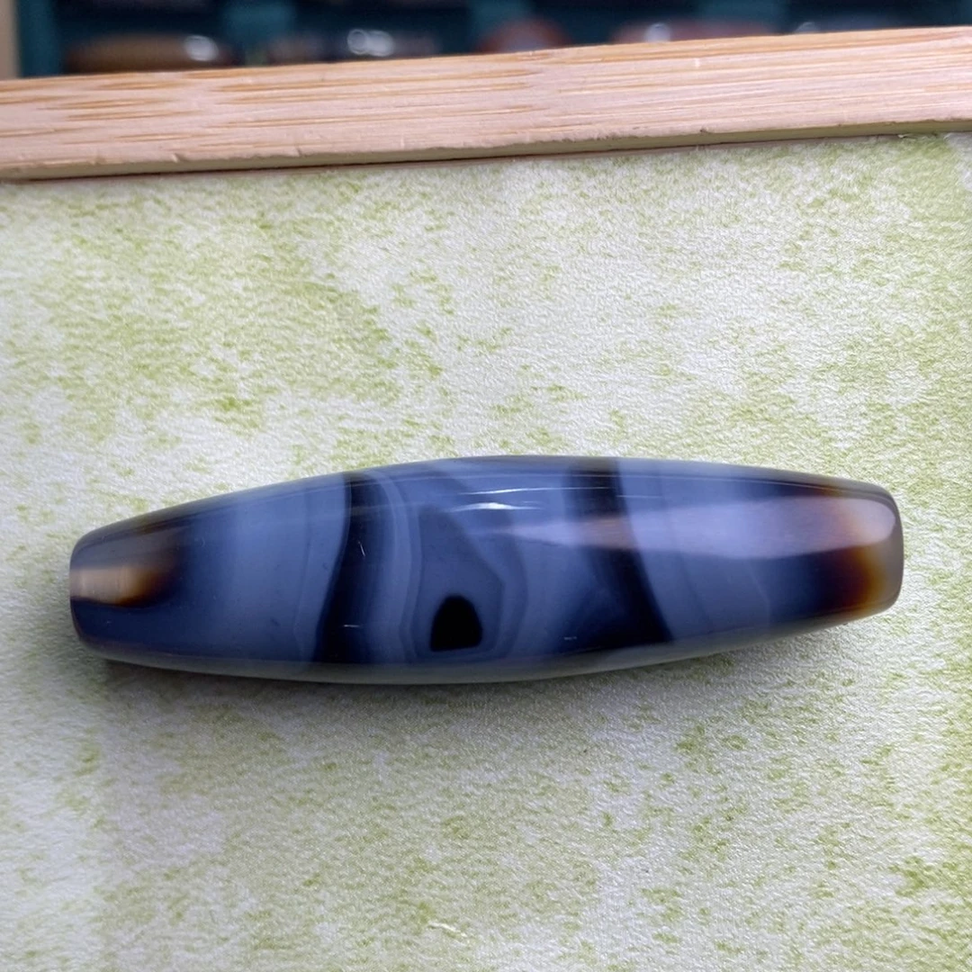 摆***生玛瑙/玉髓未镶嵌珠宝半成品