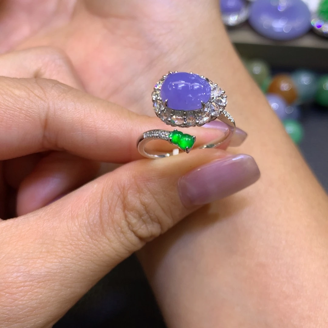 翡翠挂件18K金镶嵌翡翠吊坠