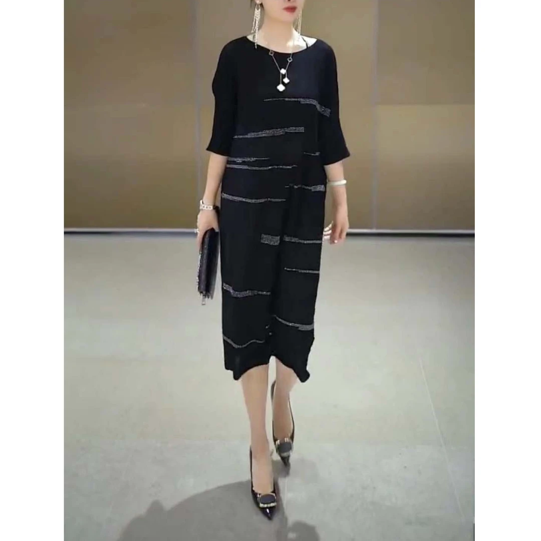 新圆领黑色中长款连衣裙宽松遮肉女裙显瘦