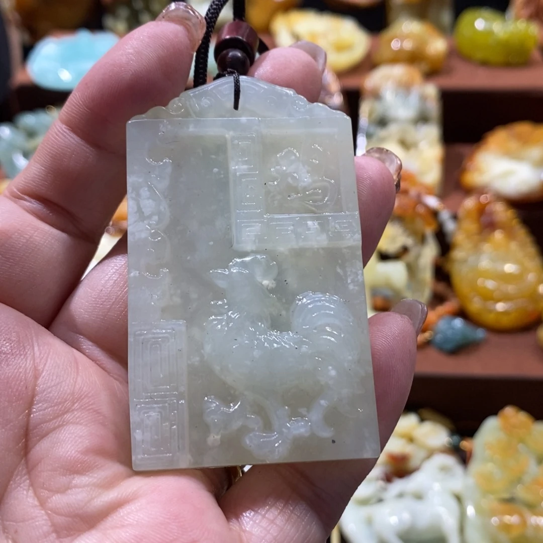 蛇纹石玉颈饰未镶嵌