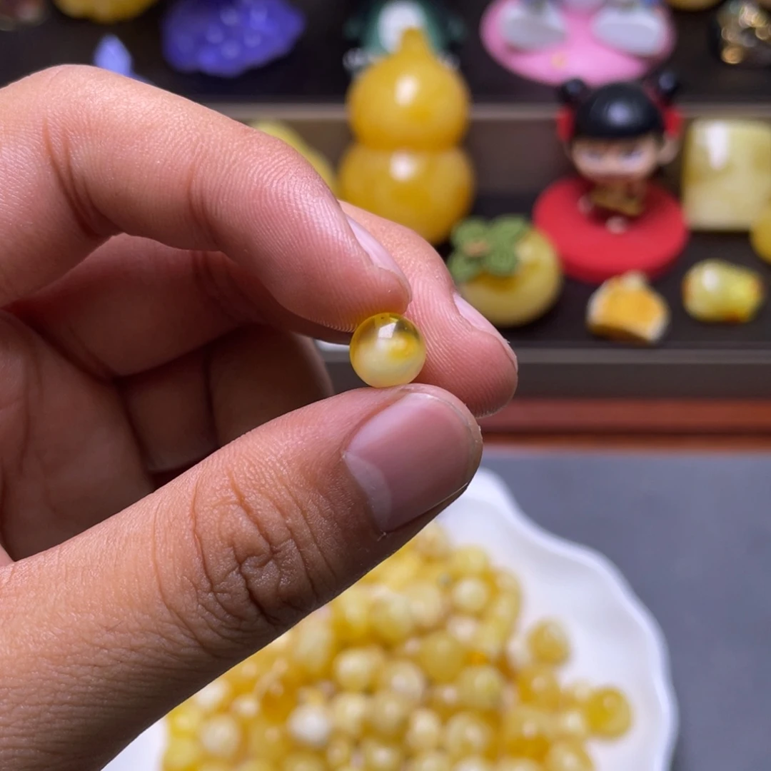 琥珀未镶嵌珠宝奇石