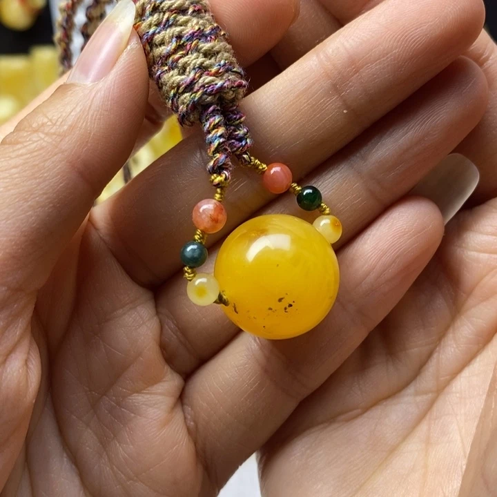 蜜蜡未镶嵌裸石尺寸18.7，微瑕